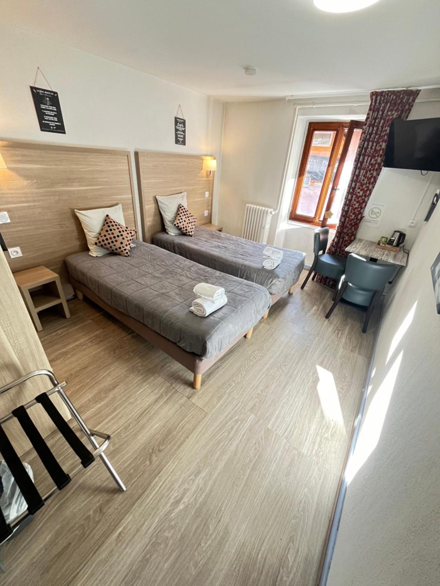 Hotel Du Cheval Blanc Barcelonnette Eksteriør billede