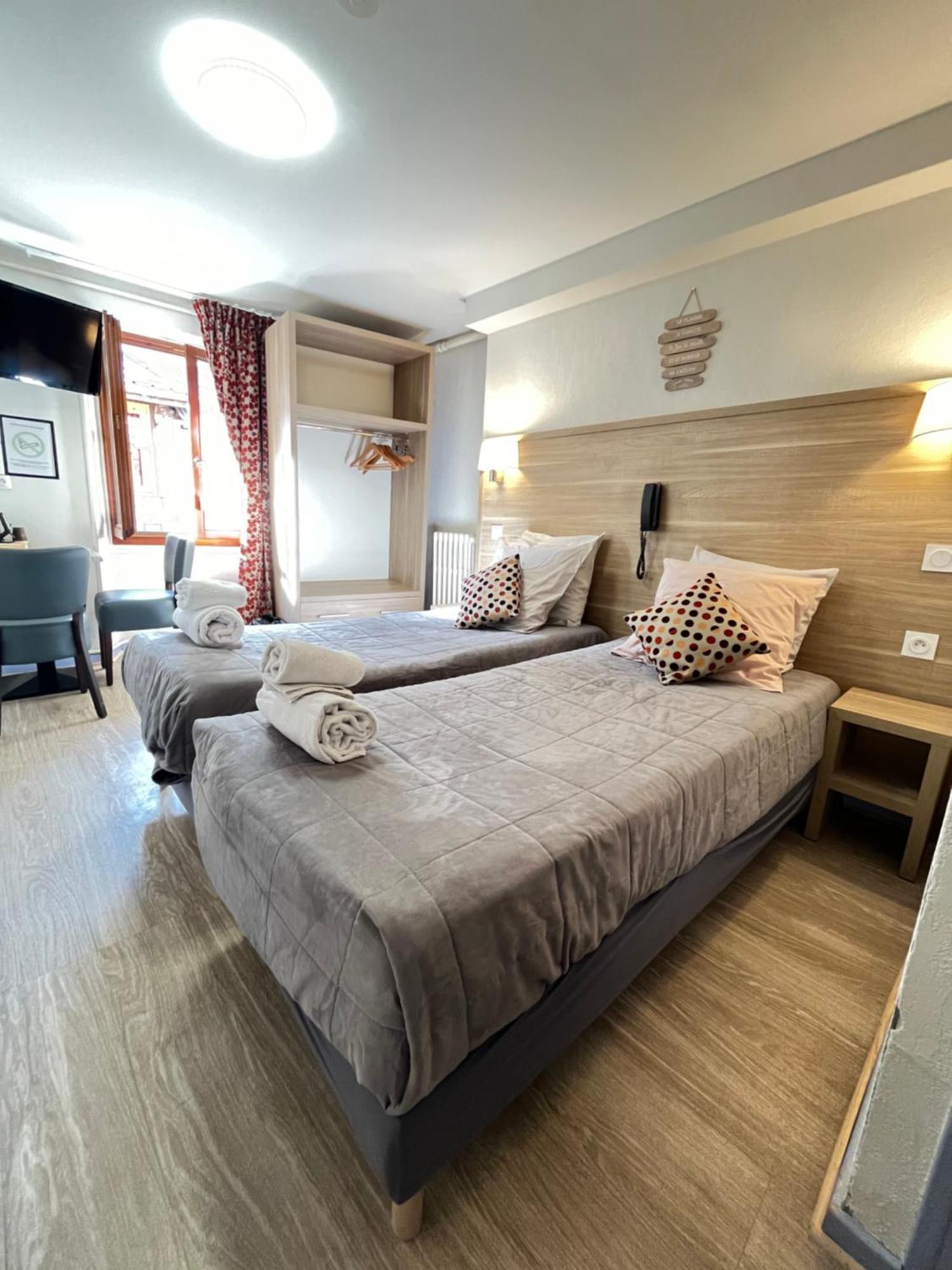 Hotel Du Cheval Blanc Barcelonnette Eksteriør billede
