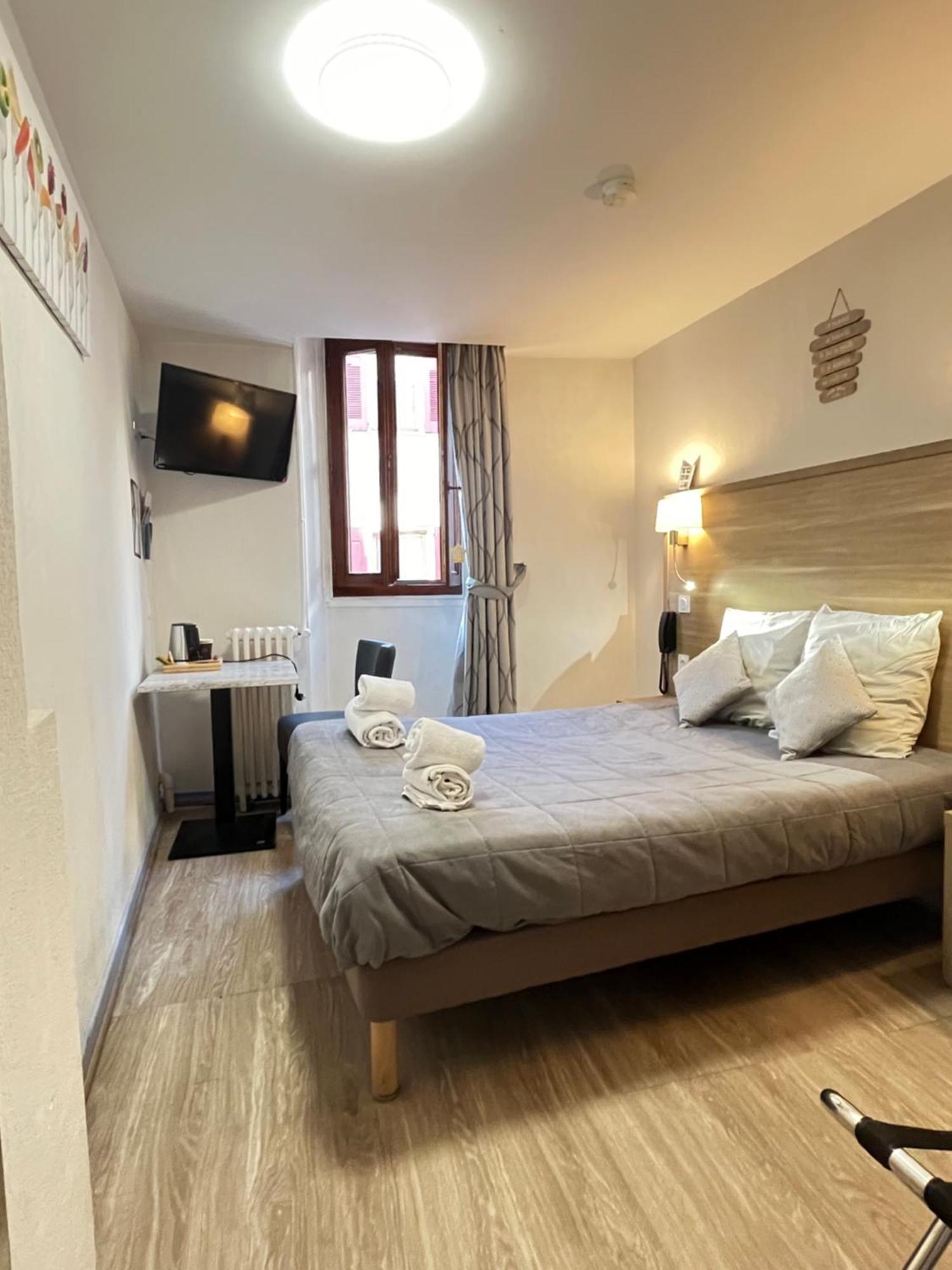 Hotel Du Cheval Blanc Barcelonnette Eksteriør billede