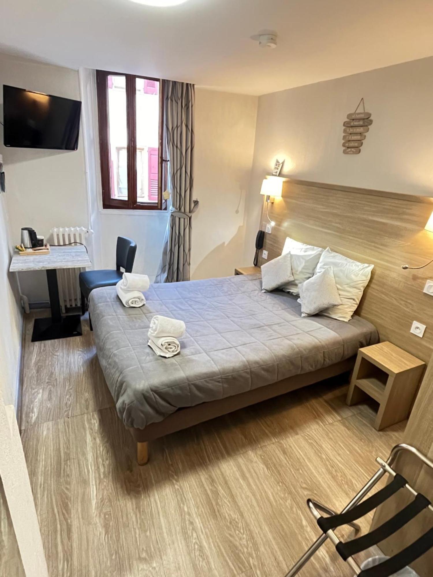 Hotel Du Cheval Blanc Barcelonnette Eksteriør billede