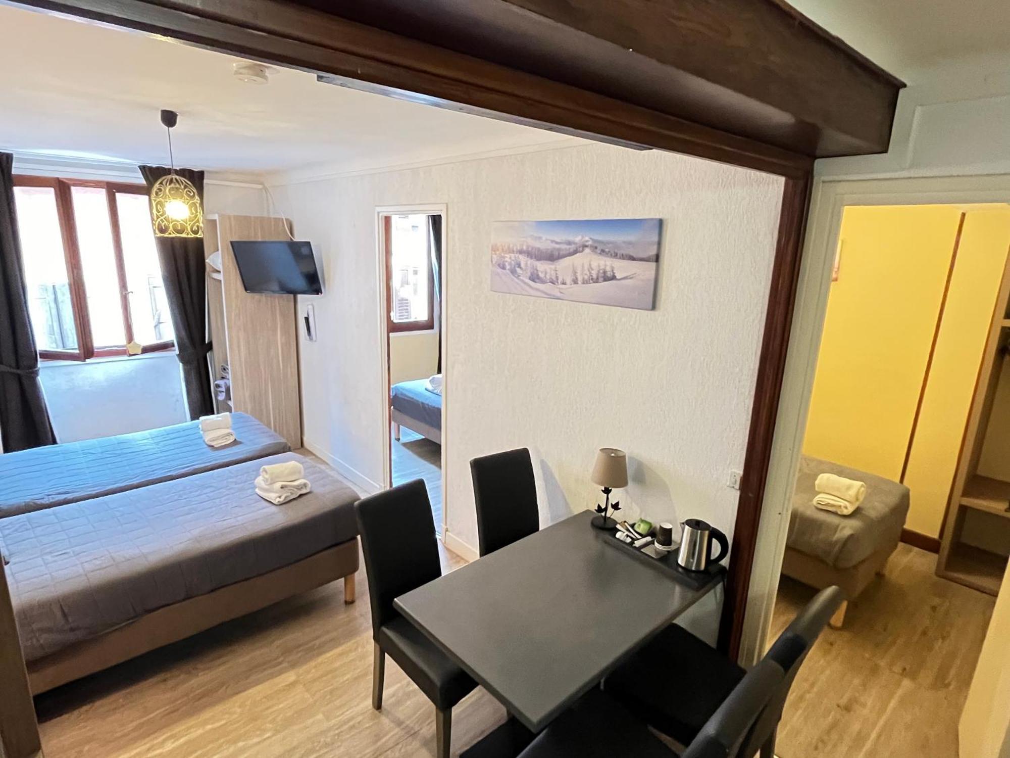 Hotel Du Cheval Blanc Barcelonnette Eksteriør billede